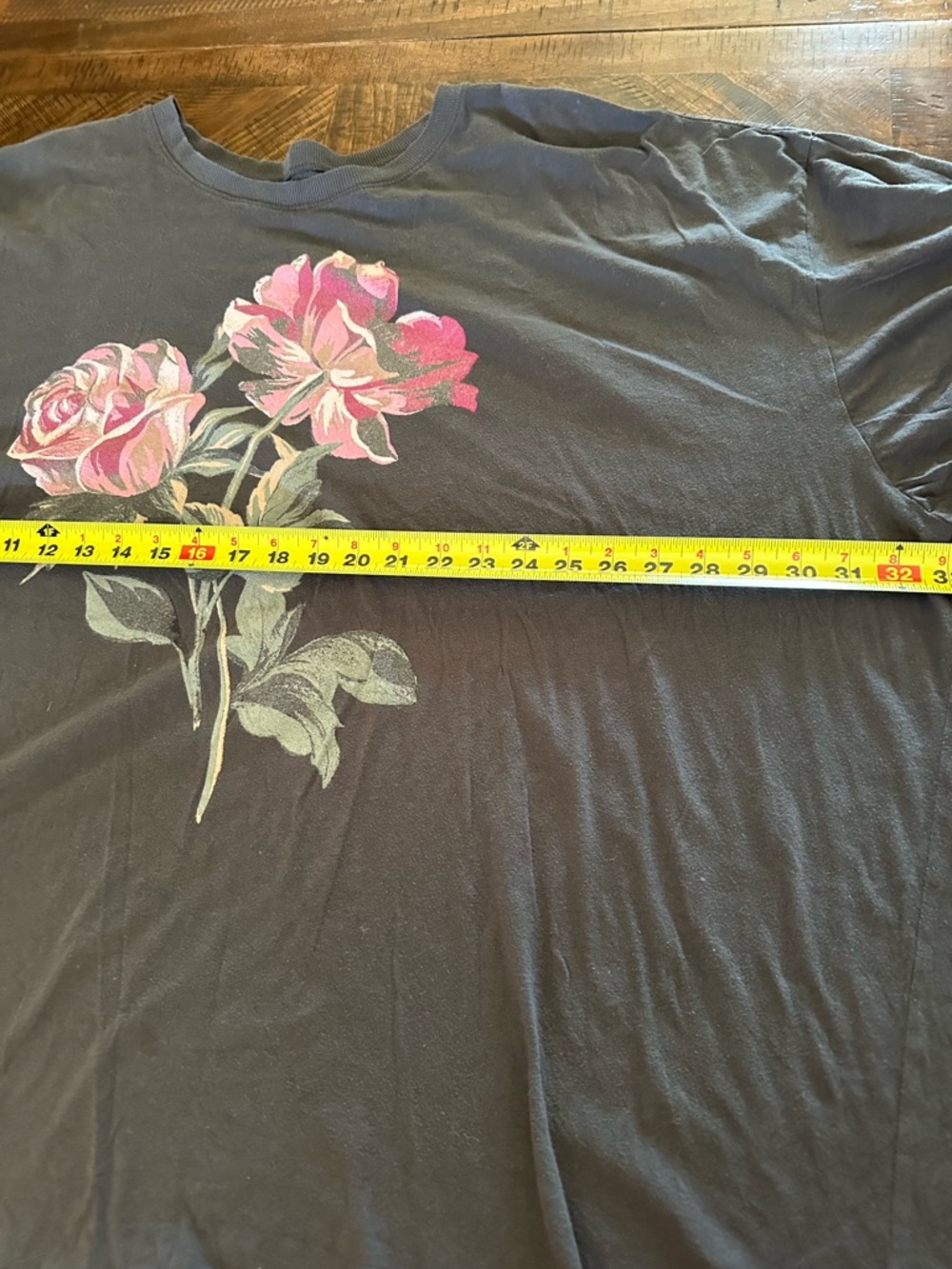 Torrid Two Roses Oversized Tunic Tee - Picture 6 of 9